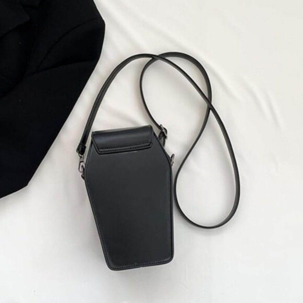 Gothic Coffin Crossbody Bag – Black Faux Leather with Chain NWOT - Picture 4 of 13